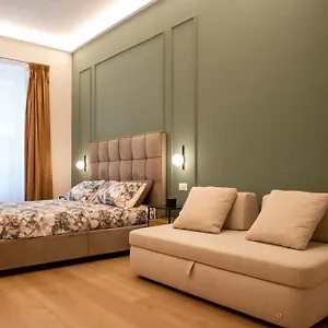 33 Nápoles